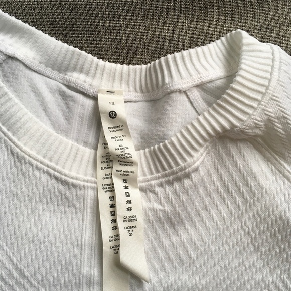 Lululemon performance top - Picture 3 of 3